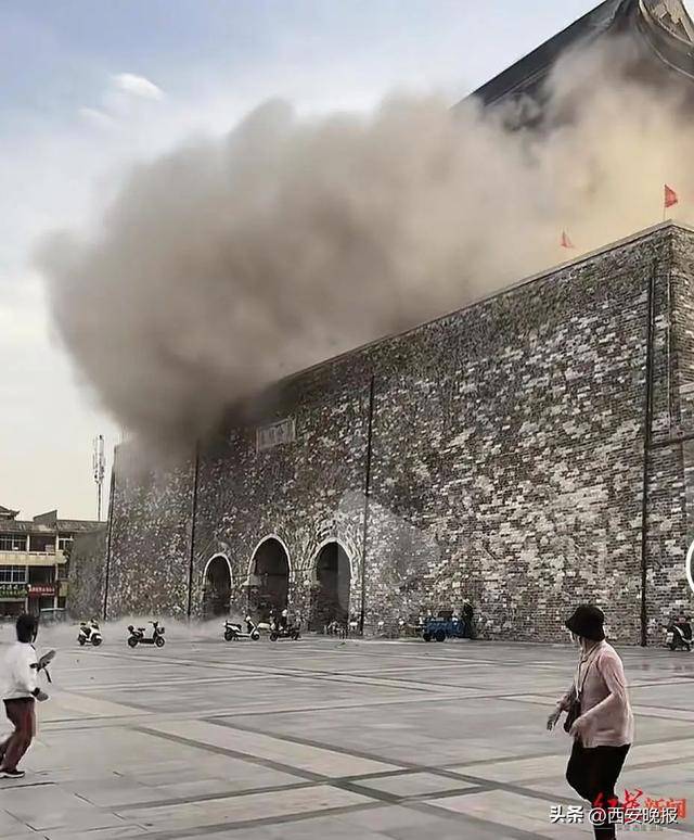 网传“凤阳鼓楼坍塌”？目击者称持续一两分钟，当地通报