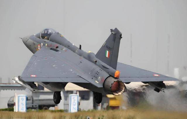 对上解放军<strong></p>
<p>lv</strong>，印军能撑多久？12架歼20出动，实现五年前的预言