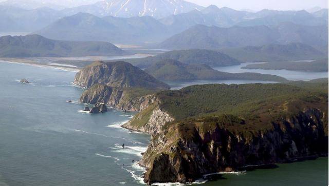 日本不宣而战<strong></p>
<p>lv</strong>，连开66枪，只为阻止中俄登岛？美国暗中布局亚太