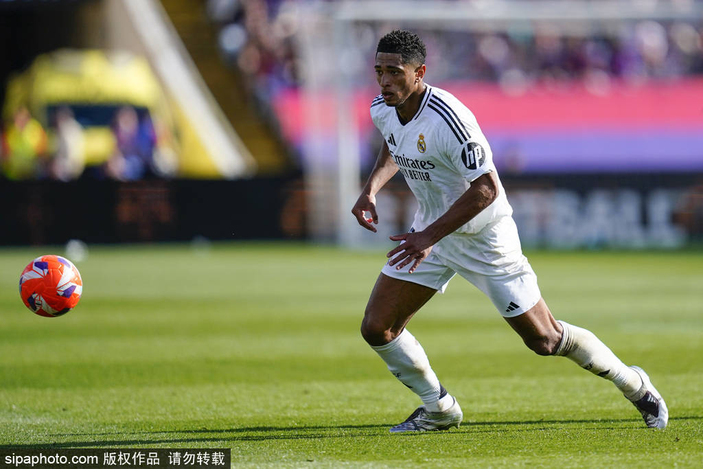 皇马巨变！阿隆索官宣贝林厄姆位置调整，告别10号位背后有何玄机？