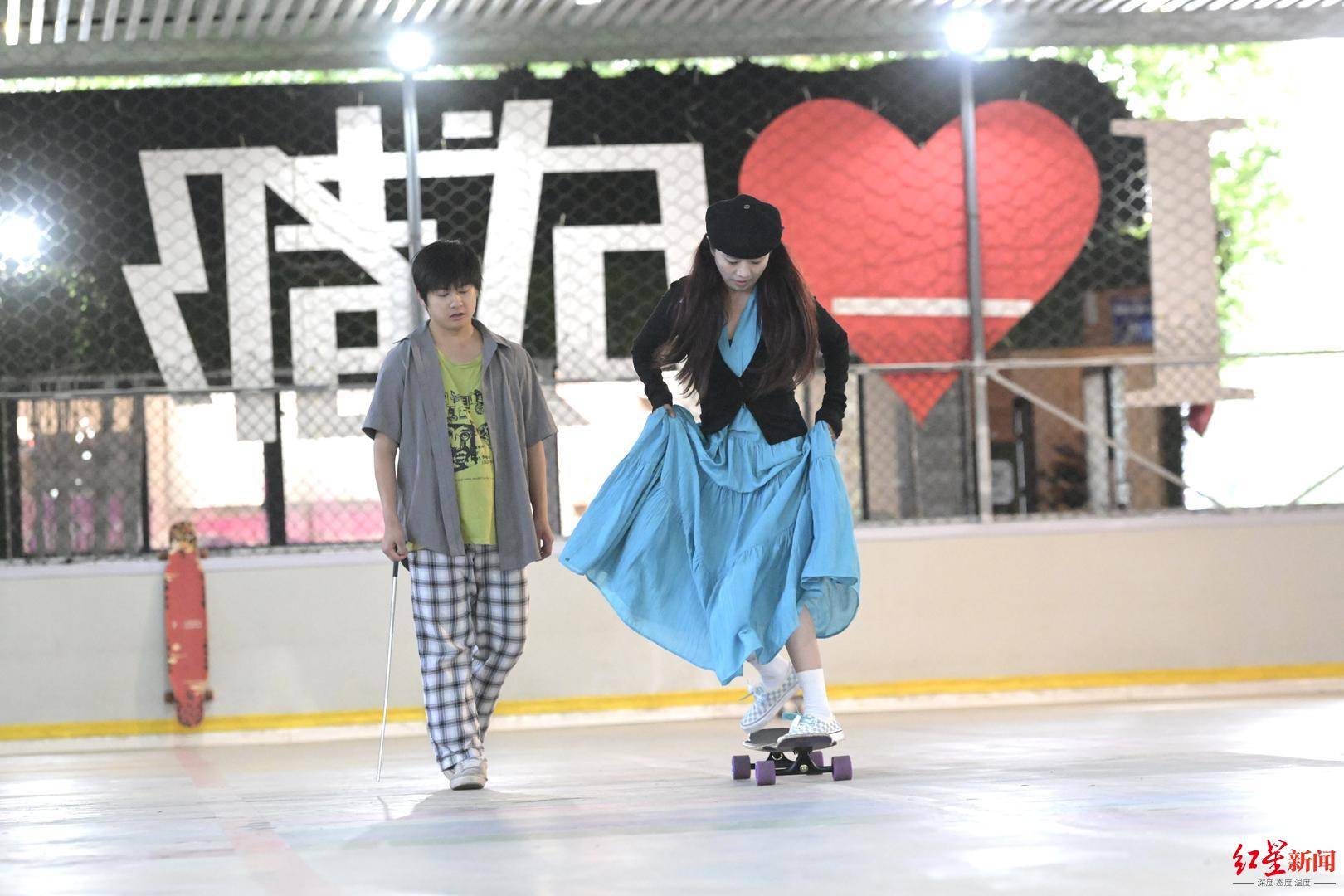 50岁刘阿姨在成都逆风翻盘：从多次病危<strong></p>
<p>sks</strong>，到滑板“少女”