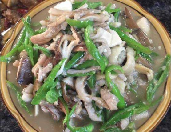 “天价”鸡枞调查:最贵卖到1800元/公斤!雨水少致产量低<strong></p>
<p>ada</strong>,多地价高客少