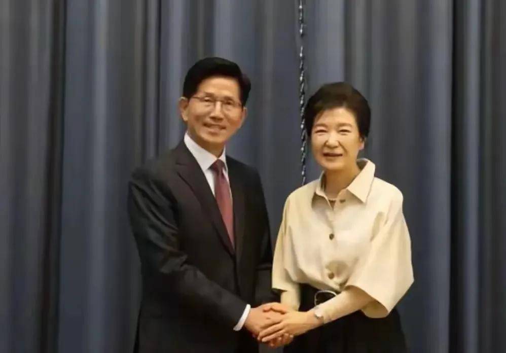 李在明胜利无望？李明博、朴槿惠联手<strong></p>
<p>a币</strong>，韩国大选进入白热化阶段！