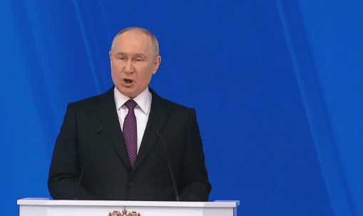 中国向20家俄军工厂<strong></p>
<p>大饼</strong>，大规模“输血”？外交部表态，语气强硬