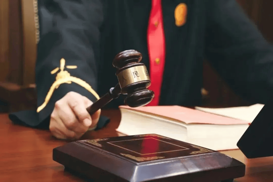 女子请假陪孩子高考被开除<strong></p>
<p>贰佰</strong>，称领导口头同意！公司不认：旷工！官司一路打到高院……