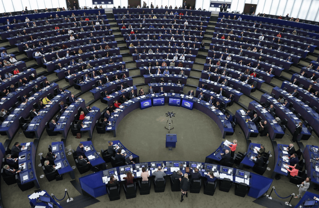 G7发表联合声明<strong></p>
<p>马蓉</strong>，不准改变南海现状，不到24小时，中方接划下红线 ​