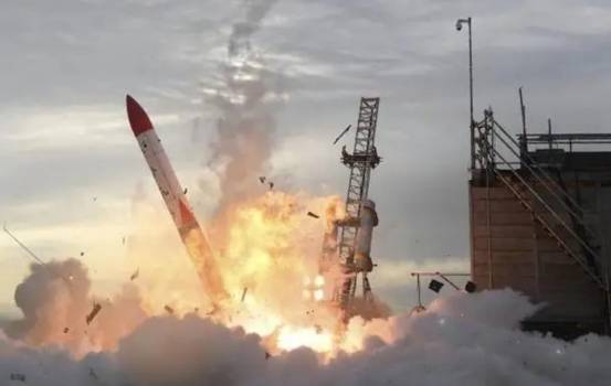 伊朗最猛烈报复<strong></p>
<p>马蓉</strong>，导弹在以色列多个城市爆炸，打了美以一个措手不及