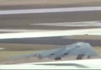 空袭伊朗的B-2座舱高清曝光<strong></p>
<p>商行</strong>，有冰箱微波炉小零食，还能平躺睡觉