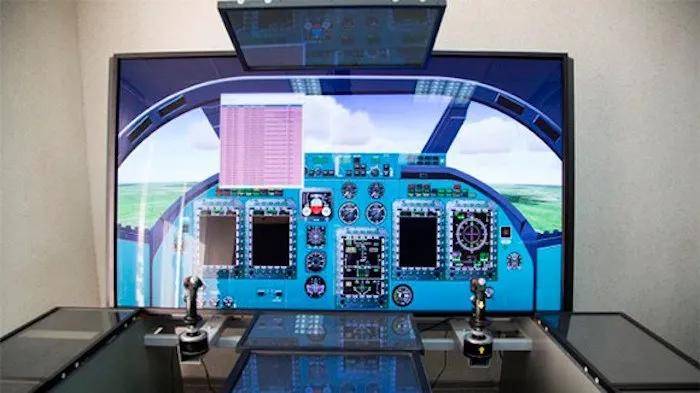 空袭伊朗的B-2座舱高清曝光<strong></p>
<p>商行</strong>，有冰箱微波炉小零食，还能平躺睡觉