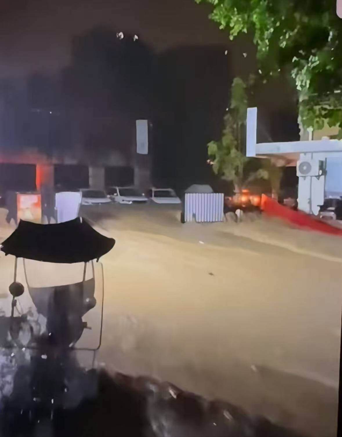 暴雨致重庆一小区女保安遇难，知情人：深感悲痛，已安抚家属