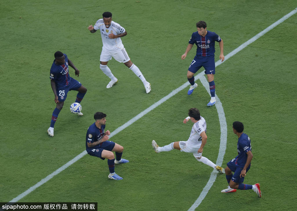 世俱杯-登贝莱传射法比安双响 巴黎4-0皇马进决赛