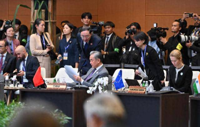 面对菲海警的驱逐<strong></p>
<p>安卓怎么下载imtoken</strong>,中国侦察船不语,舰载机起飞,直接4个字定性