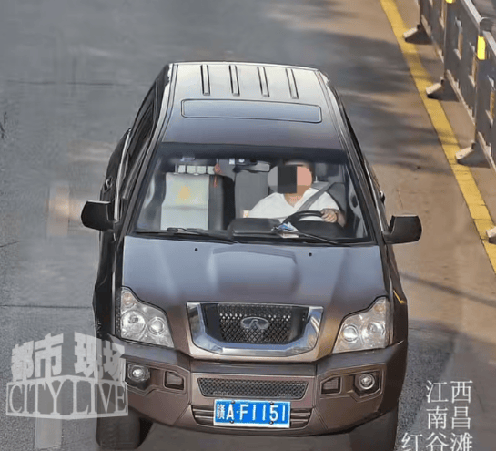 儿子报警车辆被套牌，交警一查惊呆：套牌的是你亲爹！