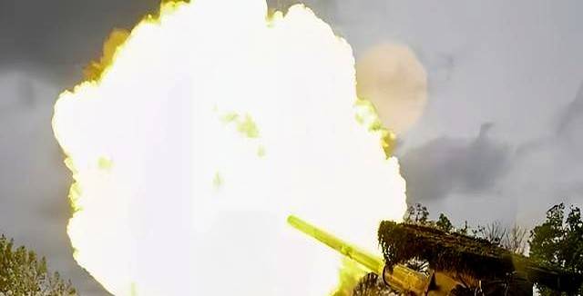 西方终于察觉到异常，俄军火力突飞猛进，背后暗藏的供给者究竟是谁？