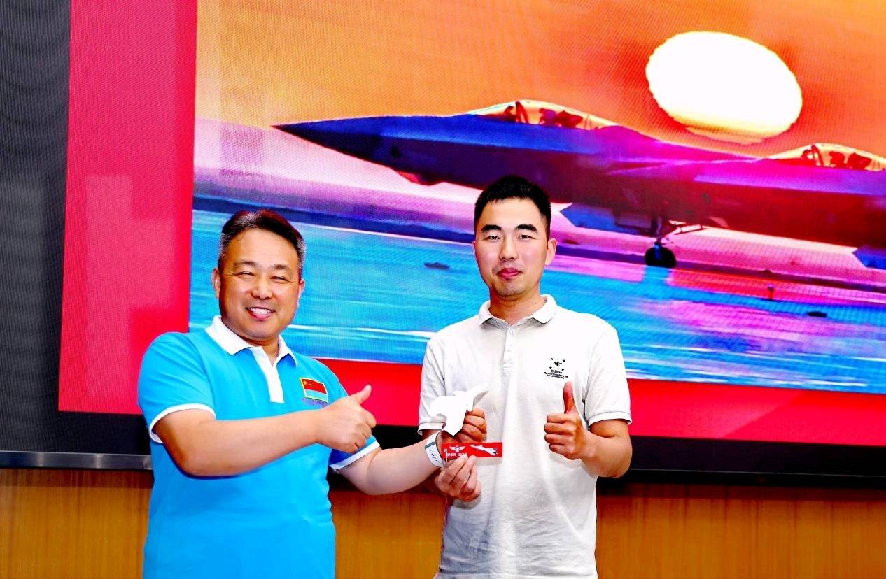 广东东莞，“3个歼-20”罕见同框！