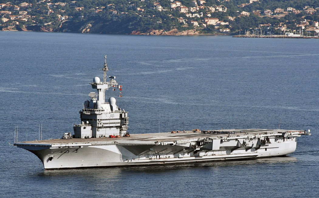 法国航母刚进入南海<strong></p>
<p>ltc价格</strong>,迎面遇上40艘中国军舰?法高官称做好开战准备,比美舰受尊重