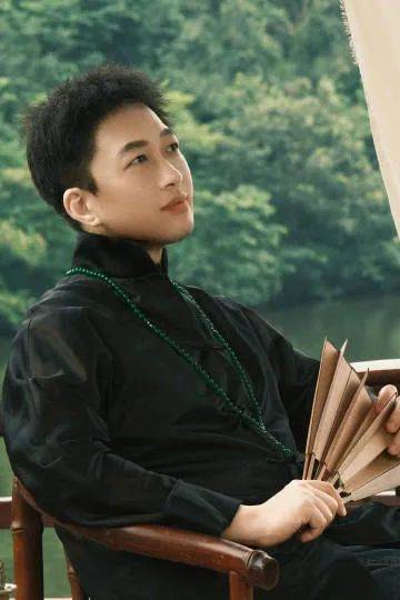 15岁女孩七七1分钟视频报价1万<strong></p>
<p>ltc币</strong>，因神似张柏芝走红，七七妈妈曾称以学业为由拒绝于正邀约