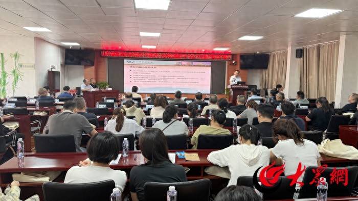 山东省内专家云集菏泽 共研神经重症手术及术后管理