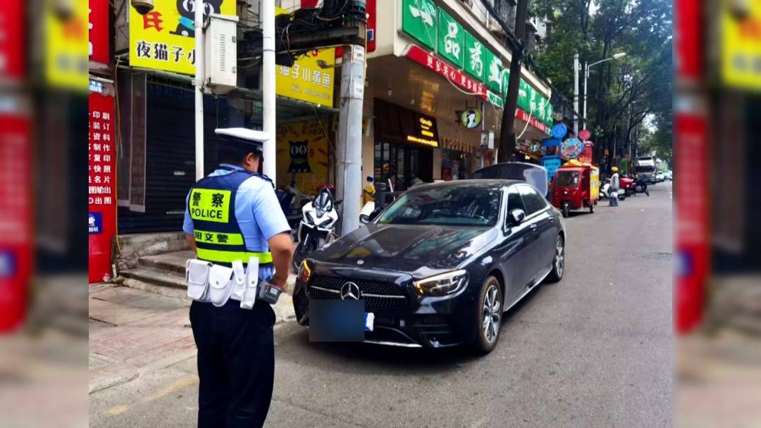 塑料夫妻情？贵阳男子违章被抓<strong></p>
<p>okb官网</strong>，开口第一句：“是老婆干的”！