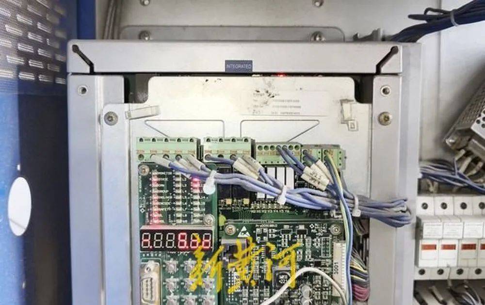 河北唐山一小区居民称电梯故障频发<strong></p>
<p>okb官网</strong>，质疑检测公司“走过场”，市监部门回应