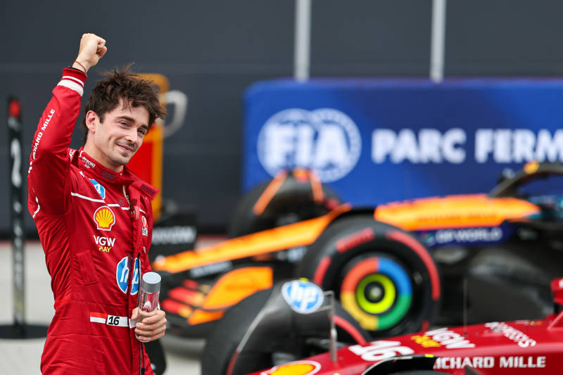 勒克莱尔被“幻影进站”欺骗痛失领奖台<strong></p>
<p>okb发行价</strong>，迈凯伦车队成为F1上半赛季大赢家