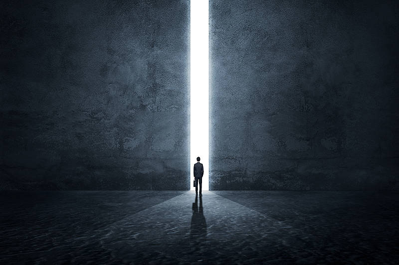 32岁女子银行辞职去大专<strong></p>
<p>okb发行价</strong>，学历低又遭解聘