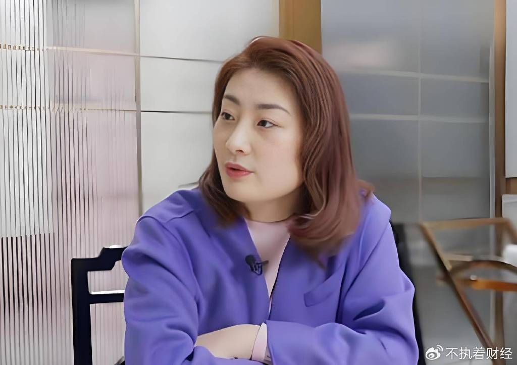 宗庆后声称一天只花几块钱<strong></p>
<p>okb大跌</strong>，实际上满世界买豪宅，海外资产18亿