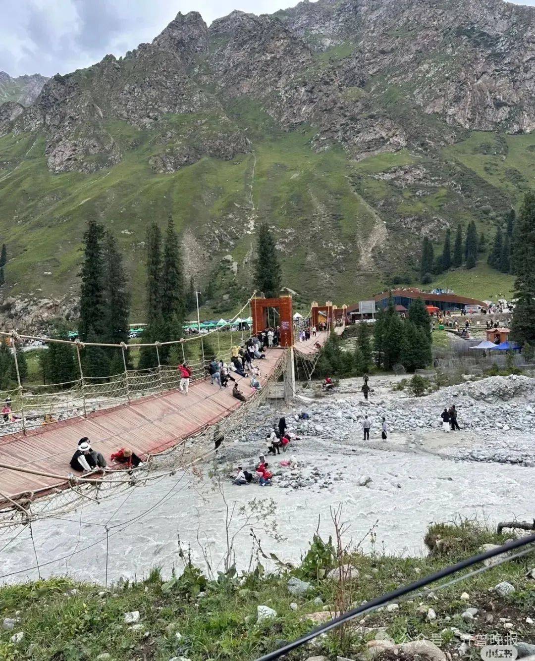 5人遇难24人受伤！新疆伊犁一景区吊桥桥索断裂<strong></p>
<p>okx</strong>，亲历者称“现在手还在不断颤抖”