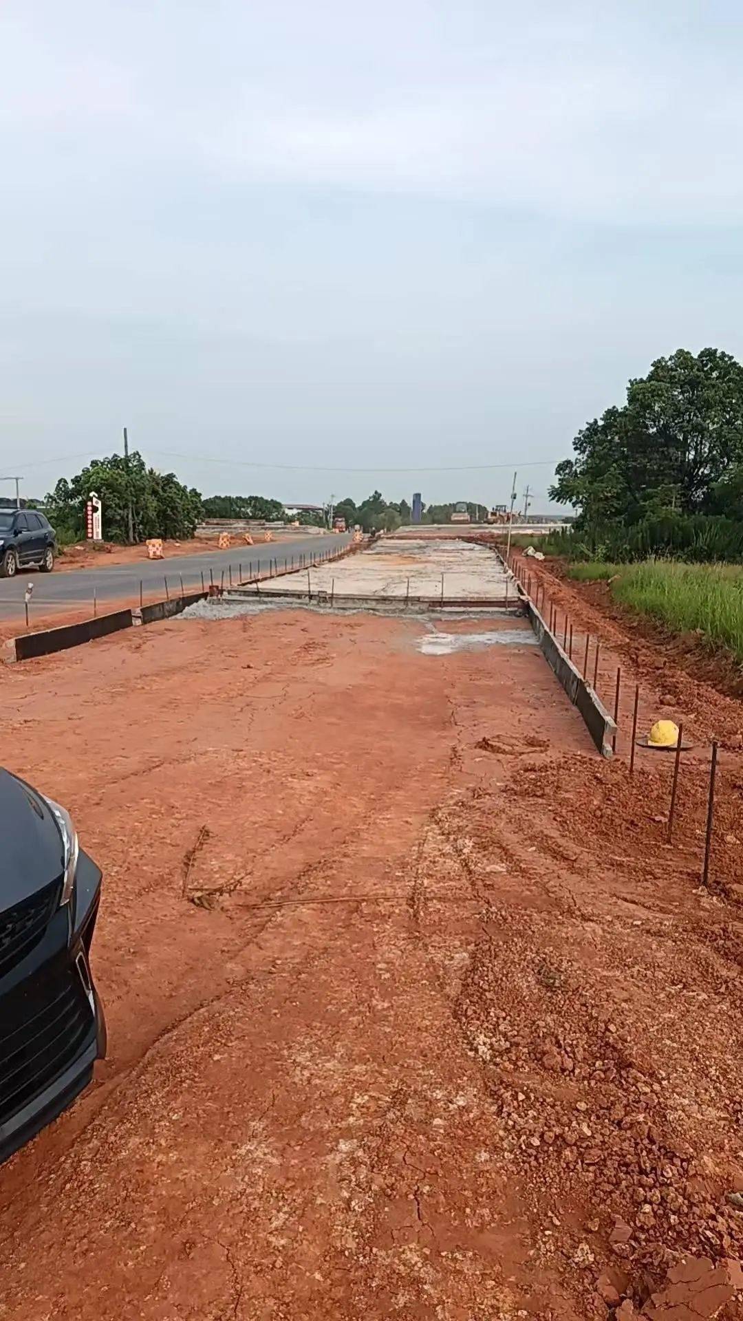 54岁农民工在工地附近如厕被气枪击杀<strong></p>
<p>shib</strong>，肇事者自首，用工单位愿补偿25万，家属发声