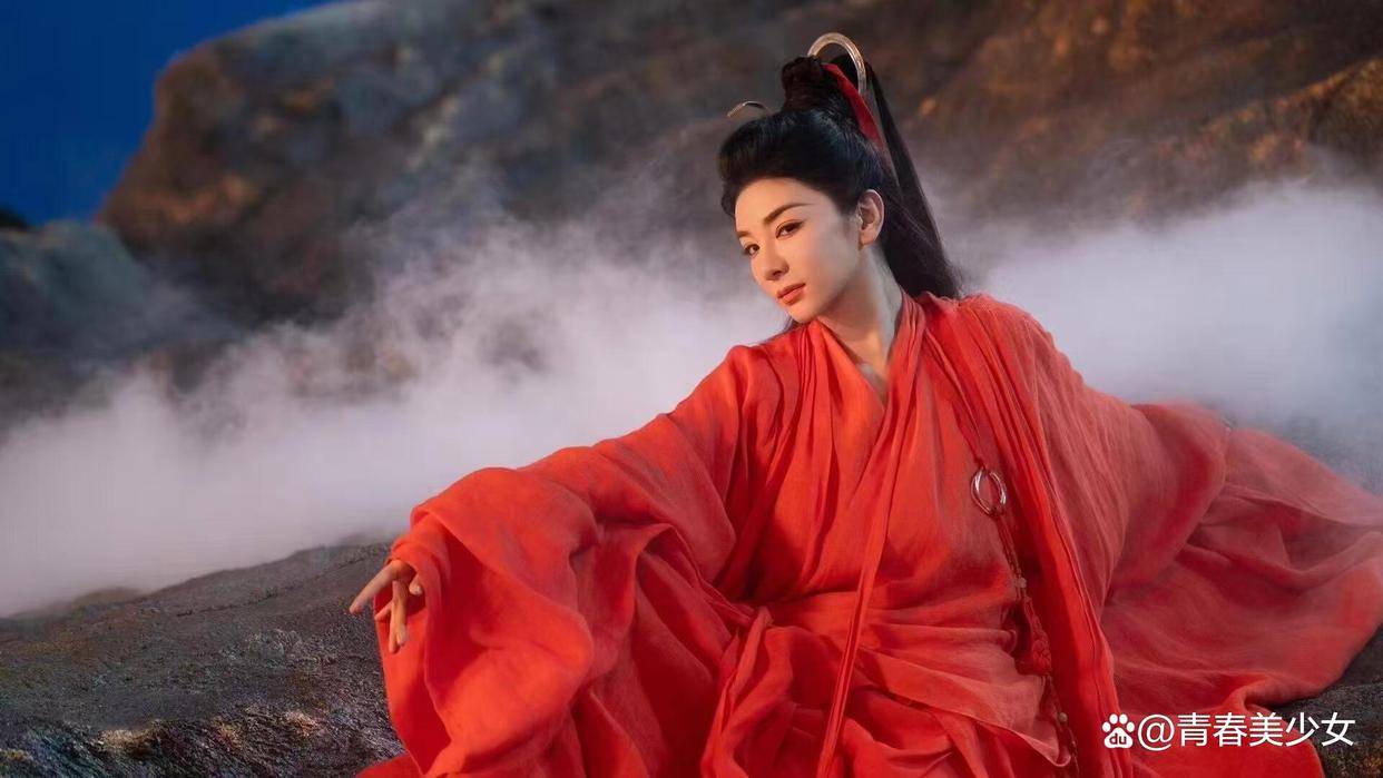 考古|黄奕为护女怒怼网友<strong></p>
<p>shib行情</strong>，曾被霍思燕点名炮轰，近年靠综艺翻红的童年女神再引争议？