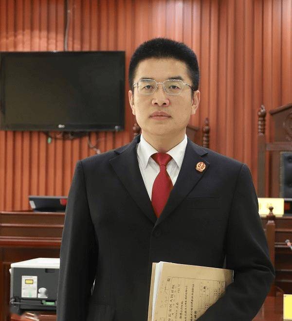 秦岭脚下二十年如一日健身晨跑的他<strong></p>
<p>SHIB币</strong>，以自律、温度与力量滋养法治年轮