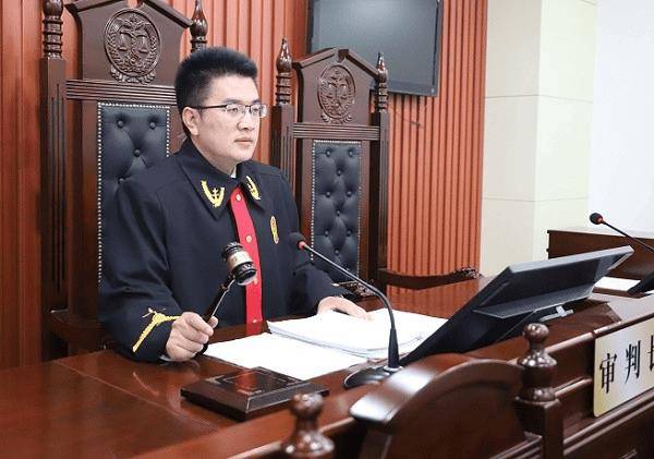 秦岭脚下二十年如一日健身晨跑的他<strong></p>
<p>SHIB币</strong>，以自律、温度与力量滋养法治年轮