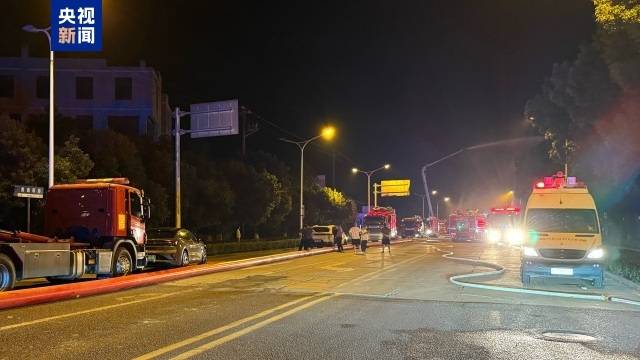 浙江宁波一厂房发生火灾 消防正在扑救 暂无人员伤亡