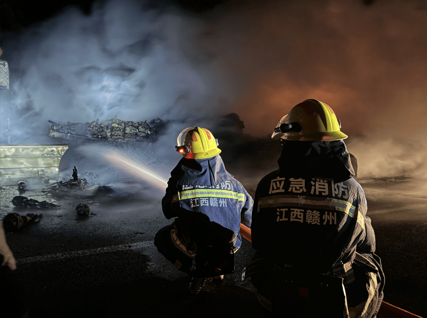 司机往后视镜一看<strong></p>
<p>shib币价格</strong>，糟了！670万元货物“葬身火海”