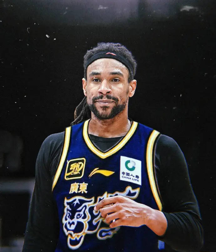 曝萨林杰已与广东完成签约 税后年薪120万美元