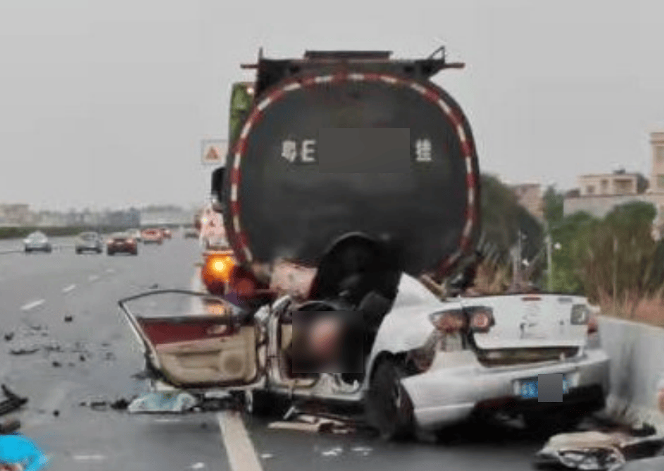 广东4名年轻小伙<strong></p>
<p>v神shib</strong>，高速上当场死亡！官方披露