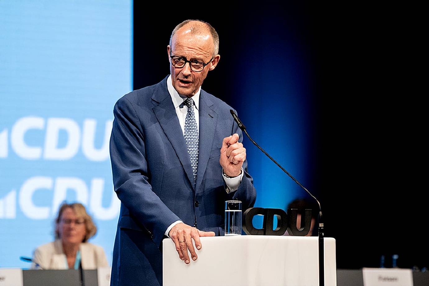 德国总理于10月访华!突然撕毁合作协议<strong></p>
<p>shib币前景</strong>,宣布放弃中企涡轮机,默茨的手段还是太狠