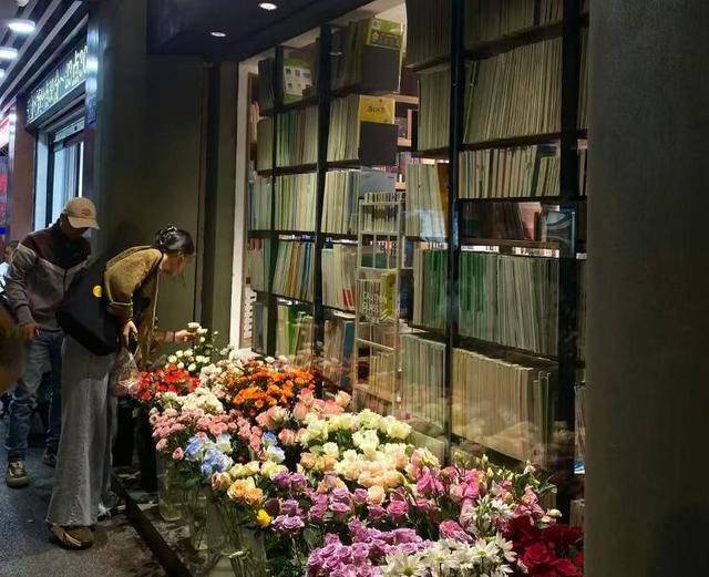 七夕不送玫瑰改送花菜<strong></p>
<p>tp钱包</strong>！这一届年轻人“反套路”重新定义浪漫