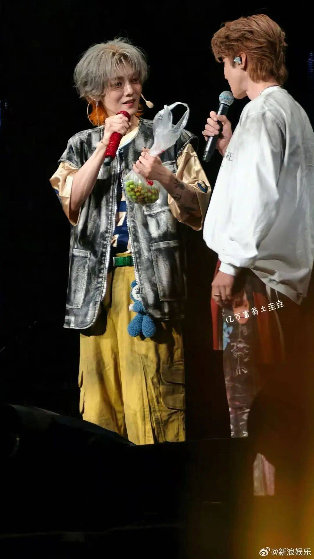 鹿晗拿走路人莲子误以为是粉丝礼物<strong></p>
<p>tp钱包官方下载</strong>，当事人：请好好享用，希望鹿哥吃得开心！