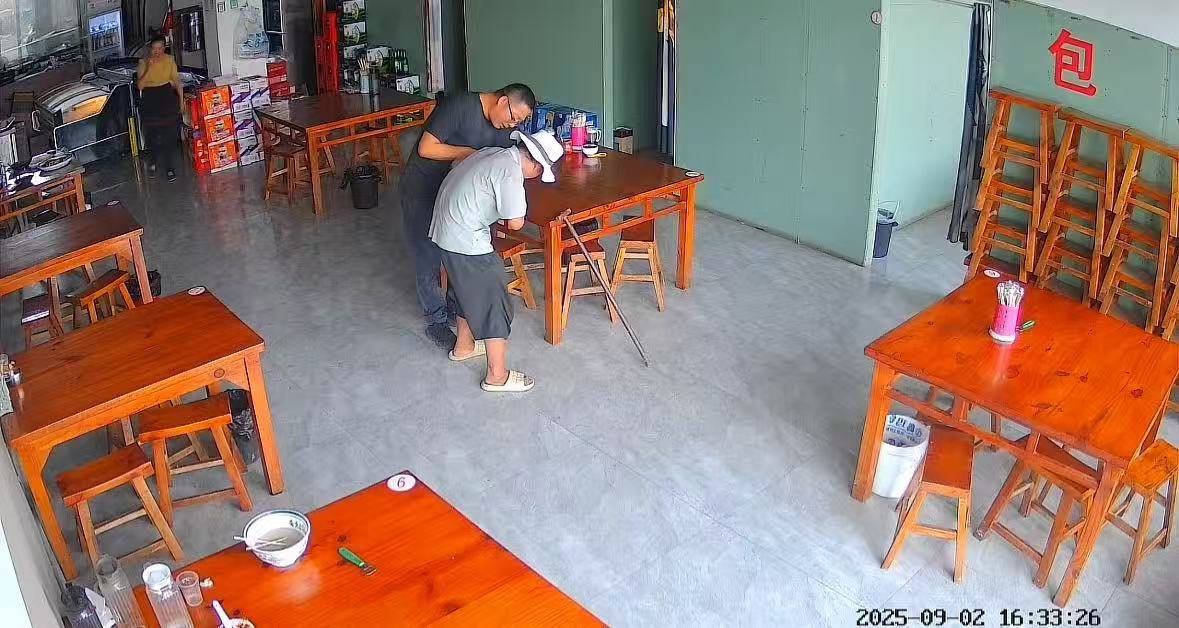 店门口大爷竹筐卖不动<strong></p>
<p>tp钱包下载</strong>，河南周口面馆老板暖心发视频帮卖，网友隔空下单：我出钱你送人