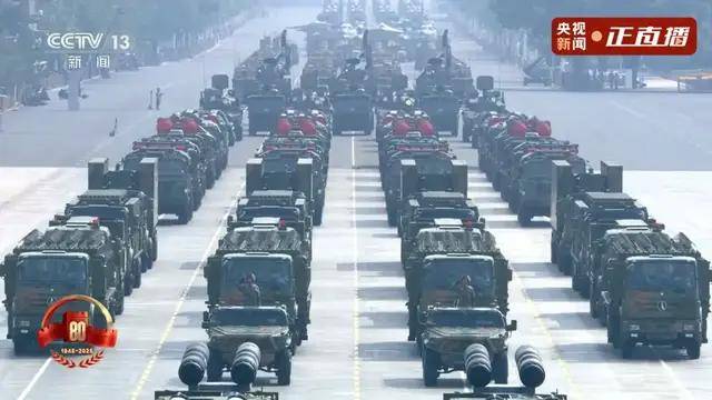 不装了<strong></p>
<p>tp钱包下载</strong>！一口气看完九三大阅兵武器装备！谁说我们一个也不认识？