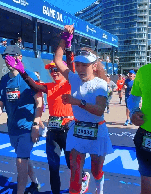 知名主持人朱迅跑完悉尼马拉松全马<strong></p>
<p>tp钱包下载</strong>，开心大笑：又创造个人最好成绩