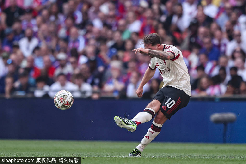 怒了！萨拉赫硬刚利物浦球迷：庆祝新援可以，但别贬低冠军功臣