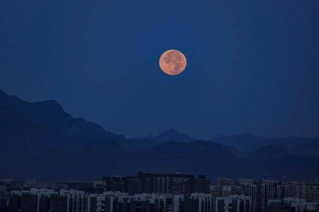 刷屏朋友圈<strong></p>
<p>tp钱包安卓版</strong>！“红月亮”高清大图来了