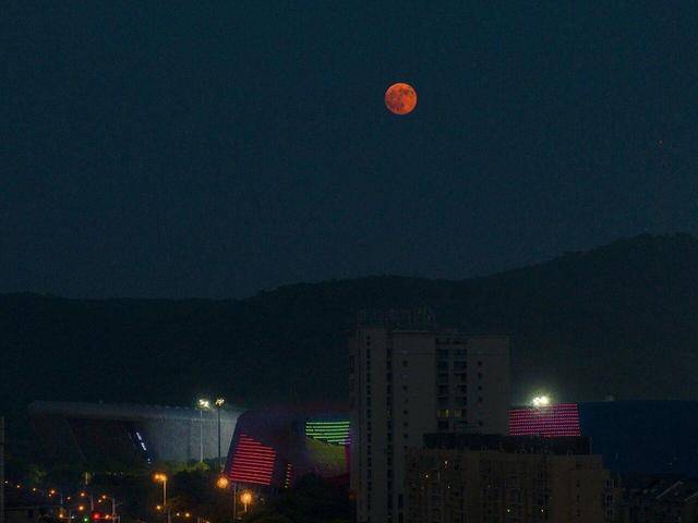 刷屏朋友圈<strong></p>
<p>tp钱包安卓版</strong>！“红月亮”高清大图来了