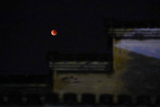 刷屏朋友圈<strong></p>
<p>tp钱包安卓版</strong>！“红月亮”高清大图来了