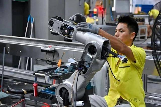 埃夫特3414万芜湖拿地<strong></p>
<p>tp钱包安卓版</strong>!机器人超级工厂背后的“智造野心”与行业变局