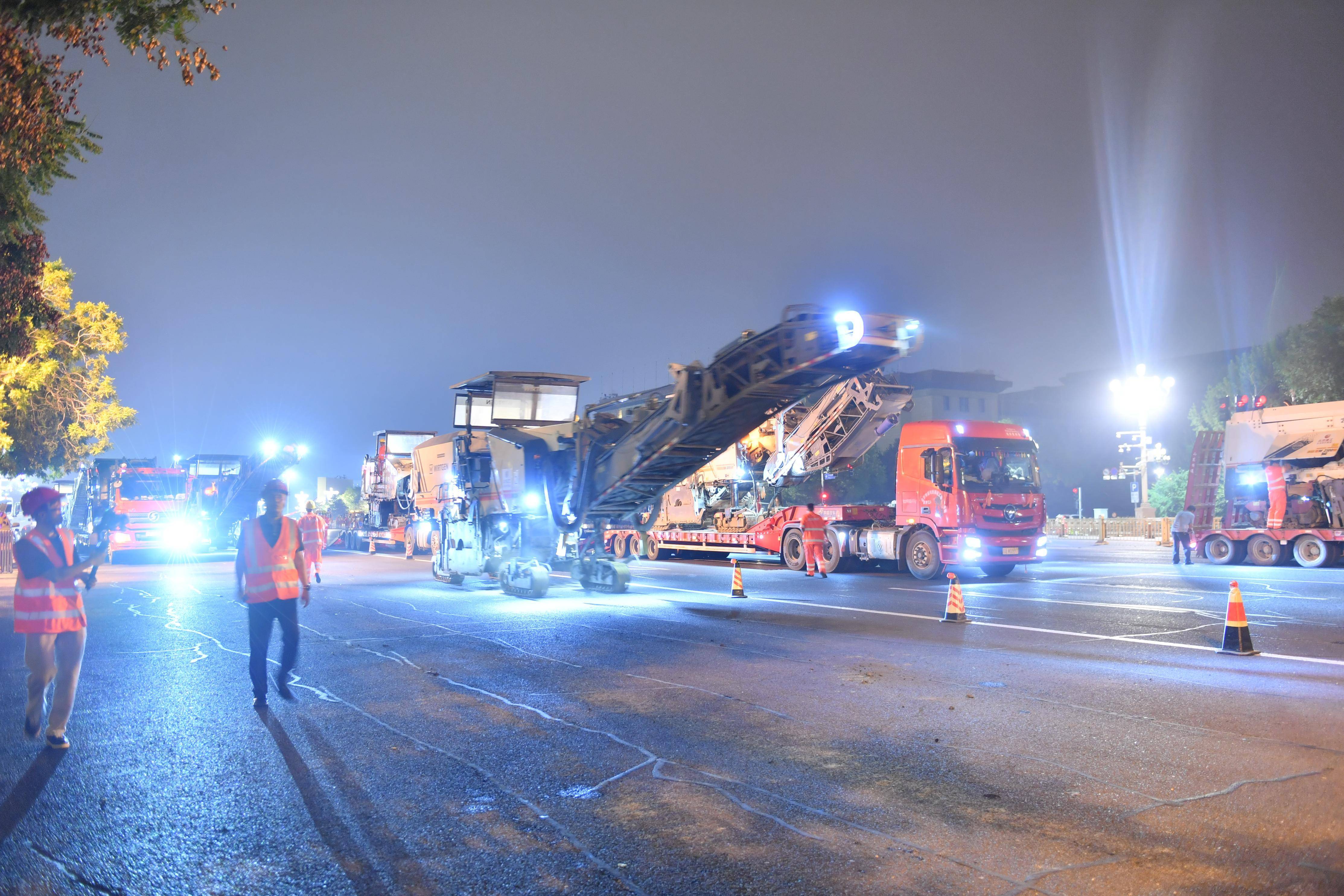 “中国速度”提前“受阅”<strong></p>
<p>tp钱包官网</strong>！长安街路面35小时焕然一新