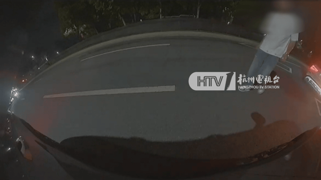 杭州女子酒驾被追尾<strong></p>
<p>tp钱包</strong>，怕对方报警私了倒赔8000元，第二天发现肇事者竟是一路尾随