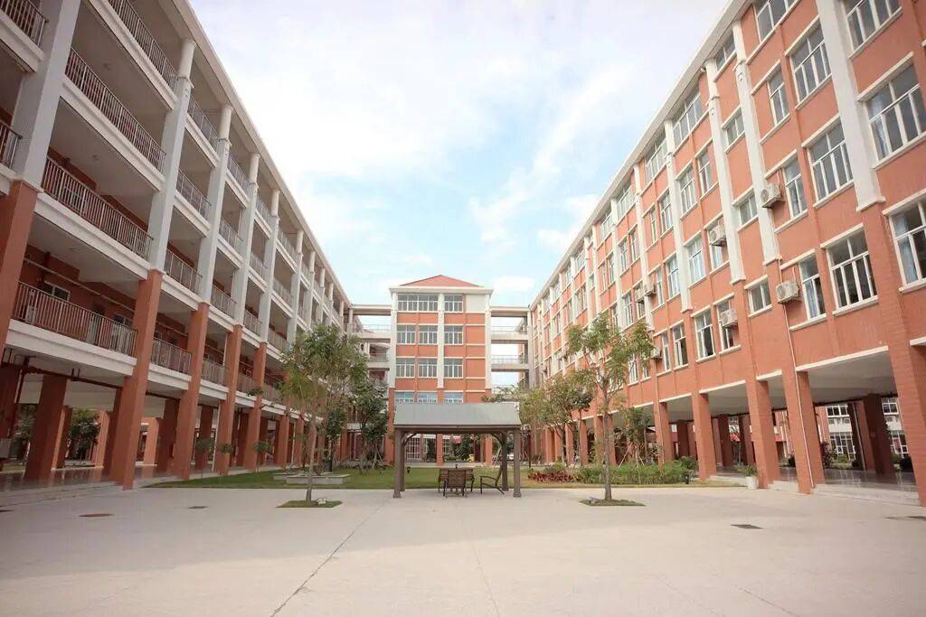 “一人收200元班费<strong></p>
<p>tp钱包是正规平台</strong>，全班近一万元要用到什么时候”？家长质疑！官方回应